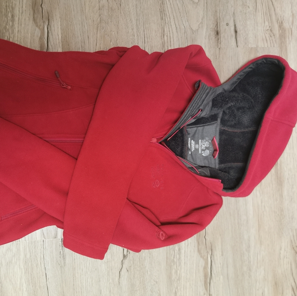 Used Mountain Hardwear Monkey fleece size small